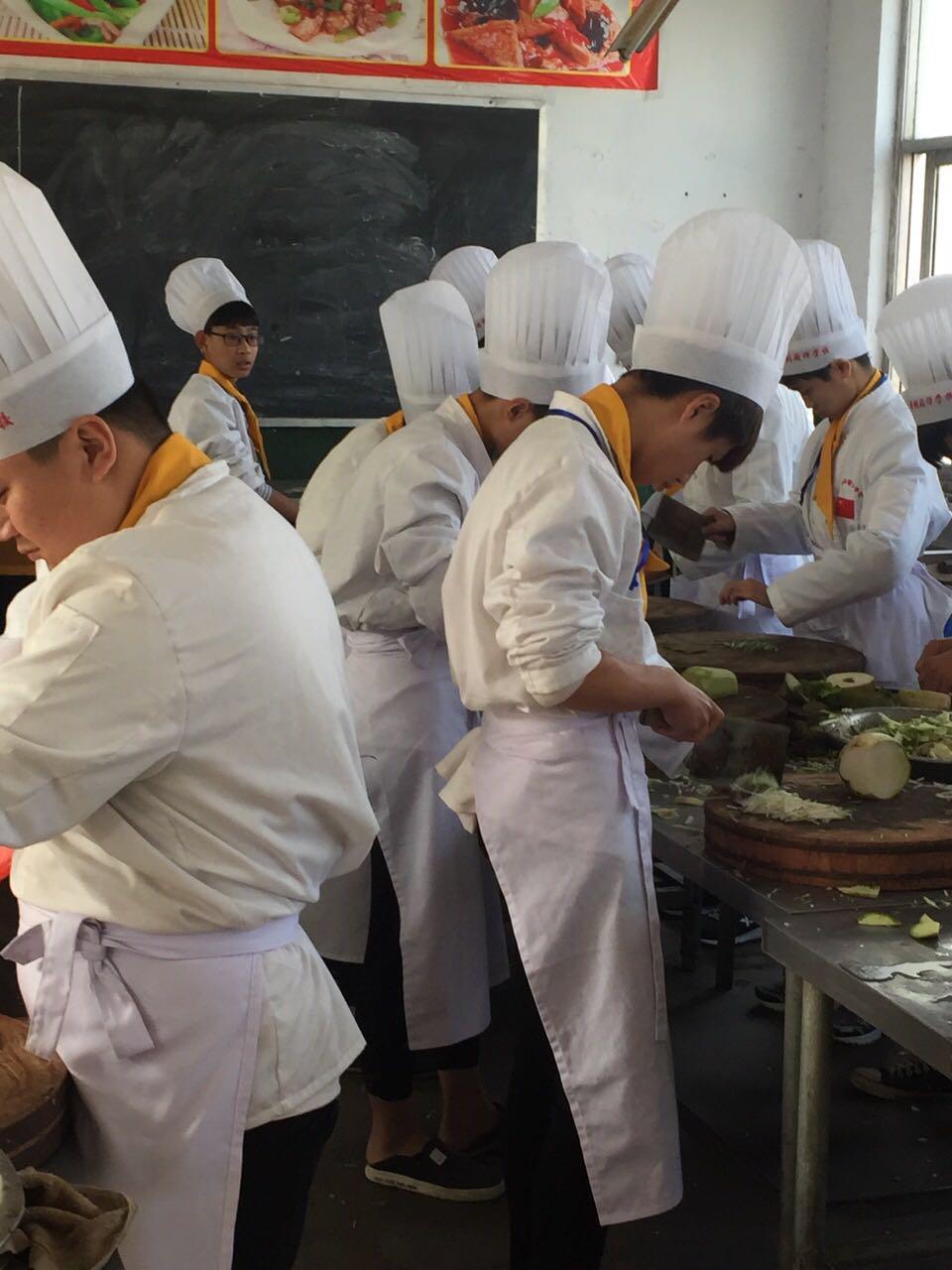 滑县厨师学校培训 欢迎来电了解