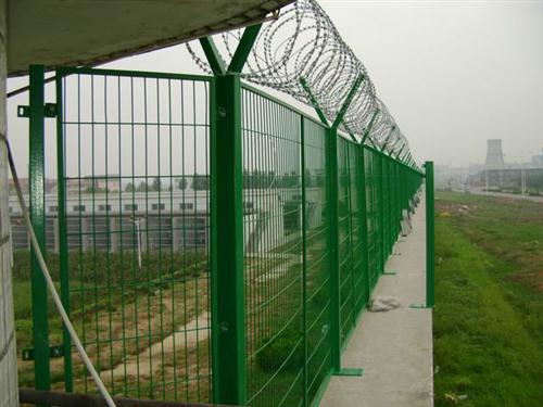 高安市铁路防护网 靖安县高铁防攀爬围栏网 隔离防撞网