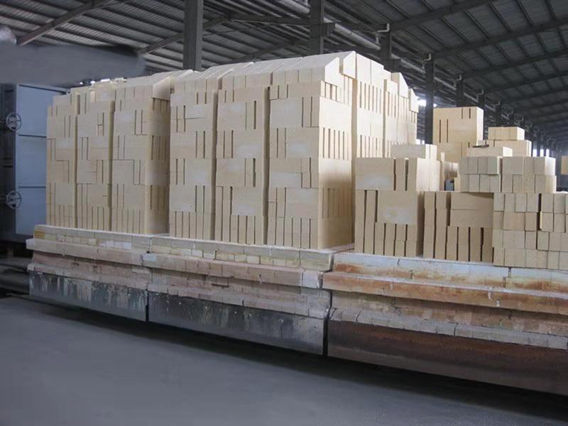 郑州汇丰公司的耐火砖，粘土砖，浇注料销往全国各地