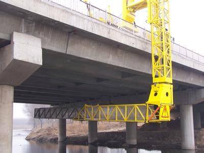 桁架式桥梁检测车检测桥梁
