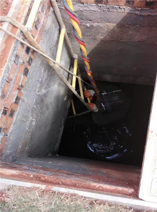 梅州市水下堵漏公司-箱涵水下堵漏施工过程