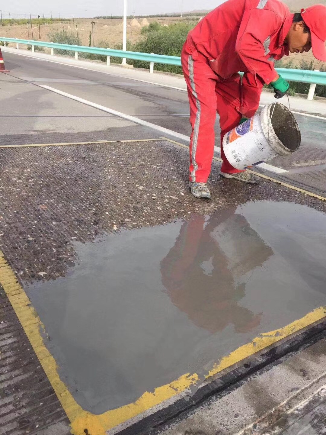 四川省混凝土路面起沙修复施工工艺