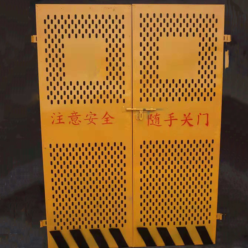 冲孔板施工电梯防护门 人货电梯防护门
