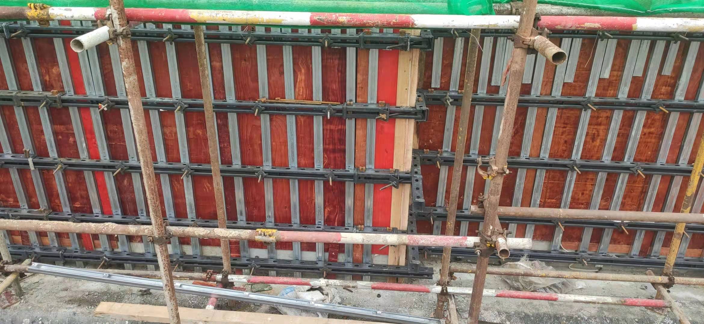 江门墙体钢背楞体系