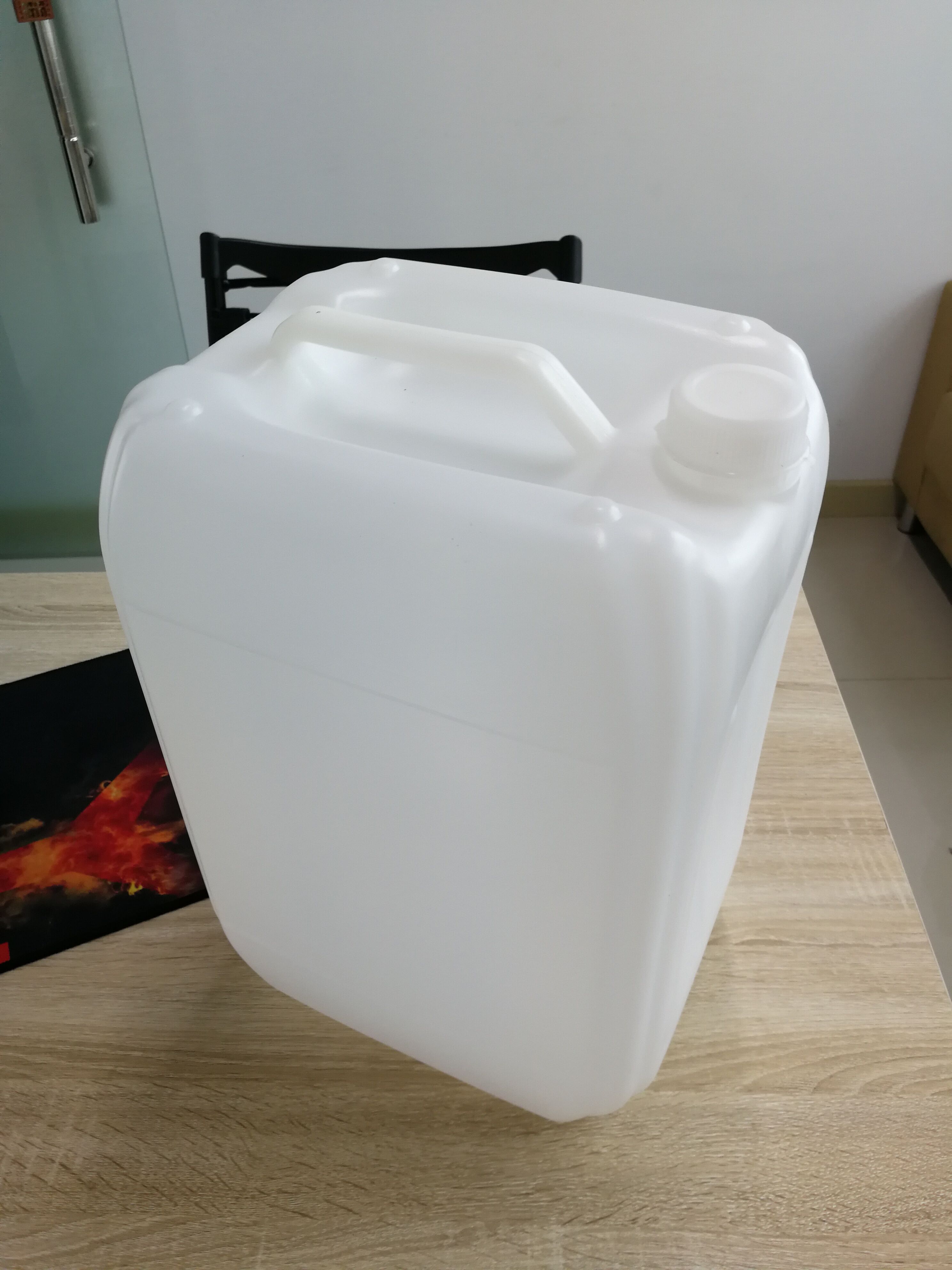湖南生产厂商20L塑料油桶20L食品级加厚塑料桶，方形尿素化工桶
