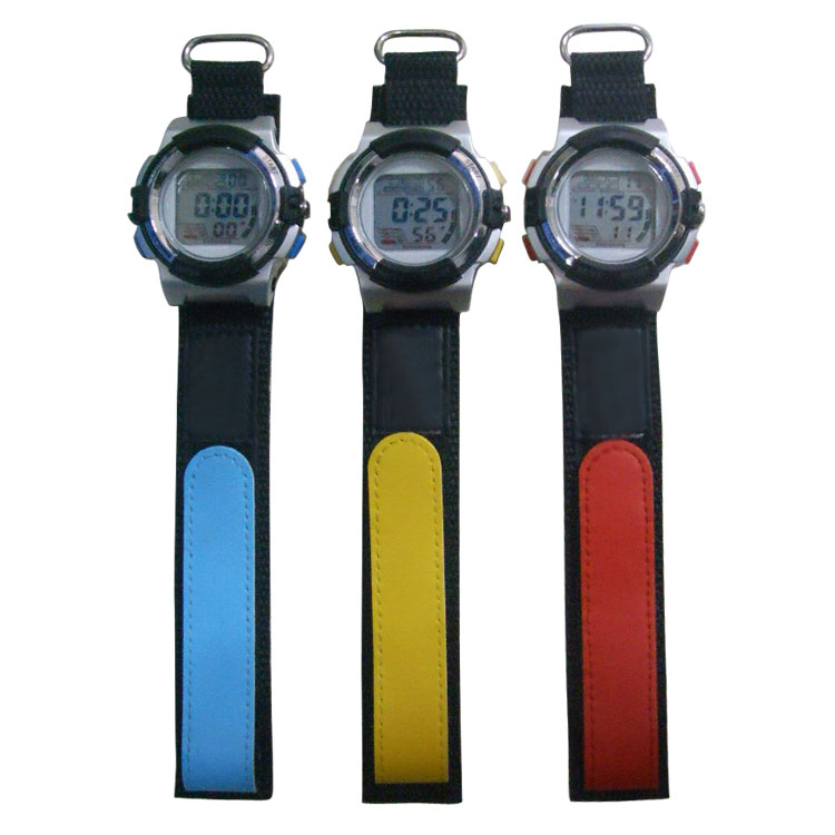 外贸热销新款编织带多功能LCD电子运动手表