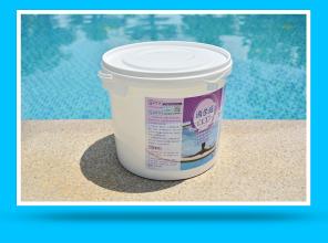 游泳池池底怎么处理泳池沉淀剂絮凝剂使用方法使用说明