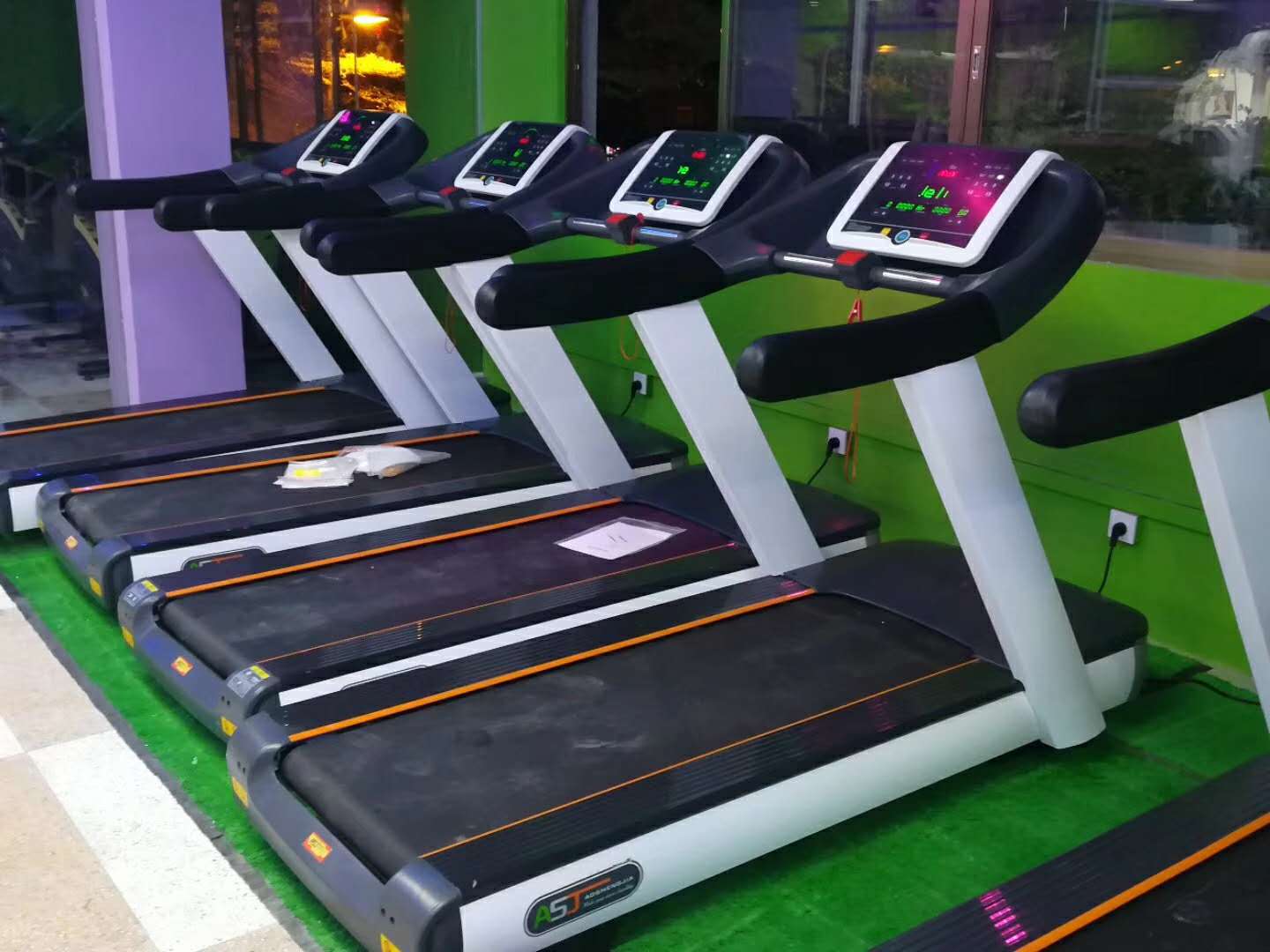 厂家直销 室内商用健身器材大型跑步机健身房**跑步机