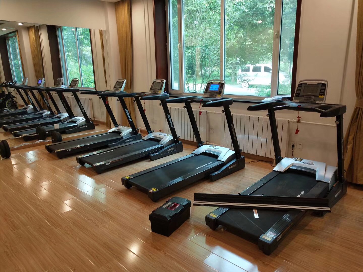 武汉健身房跑步机维修保养 武汉健身器材专业售后