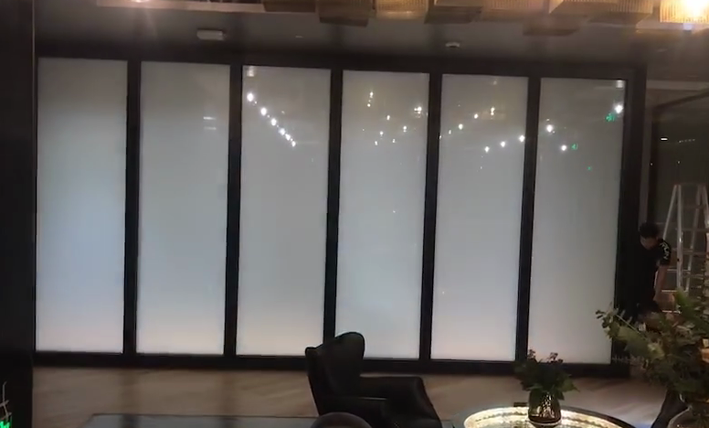 广州欧艺OY商场雾化玻璃展示柜