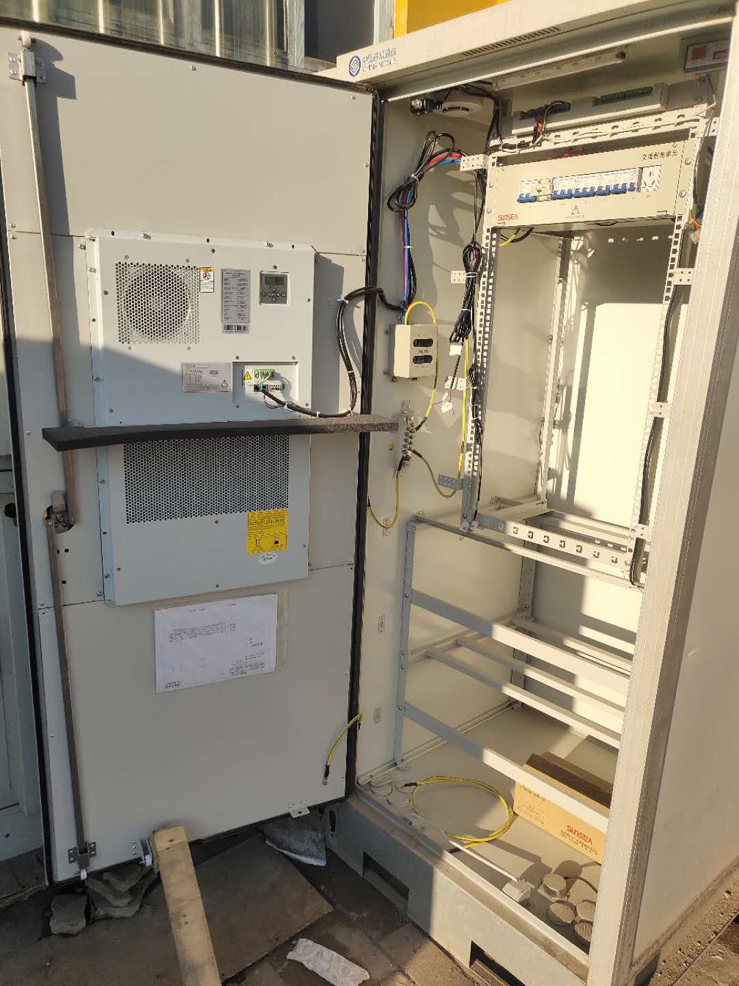 中兴ZXDU58 W121室外一体化电源机柜