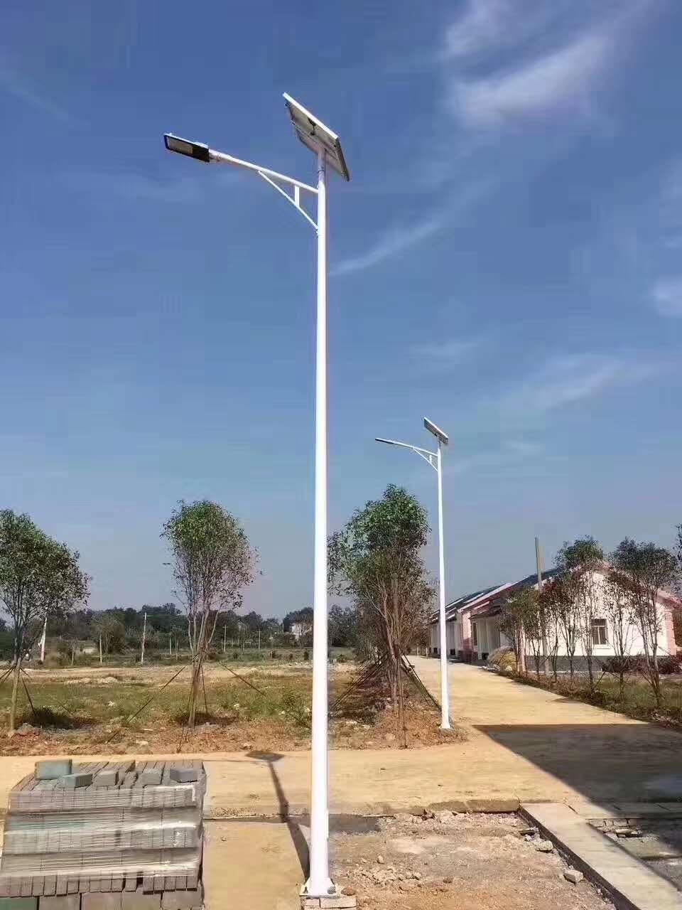 泸州太阳能路灯厂家价格定制