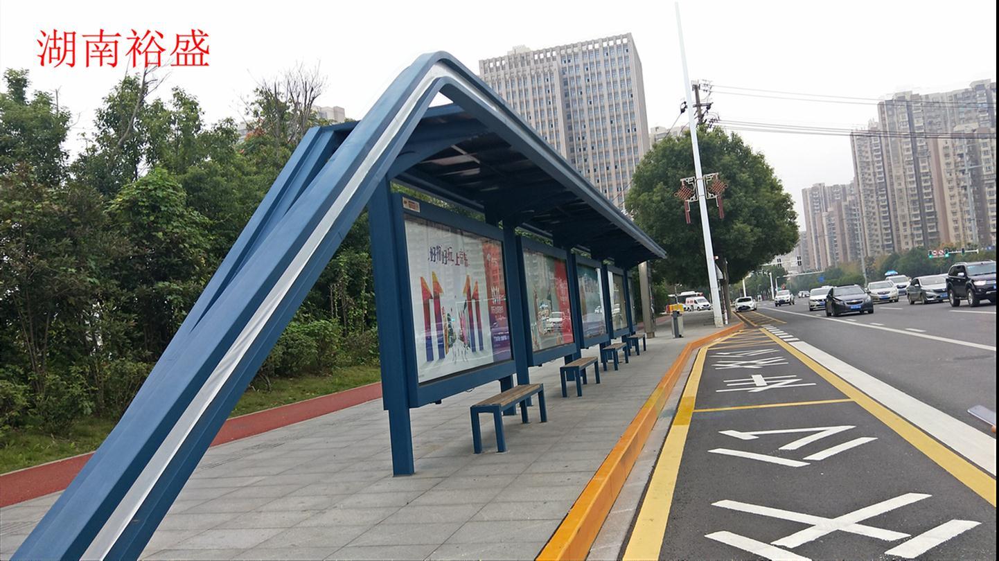 黄冈公交站候车厅设计