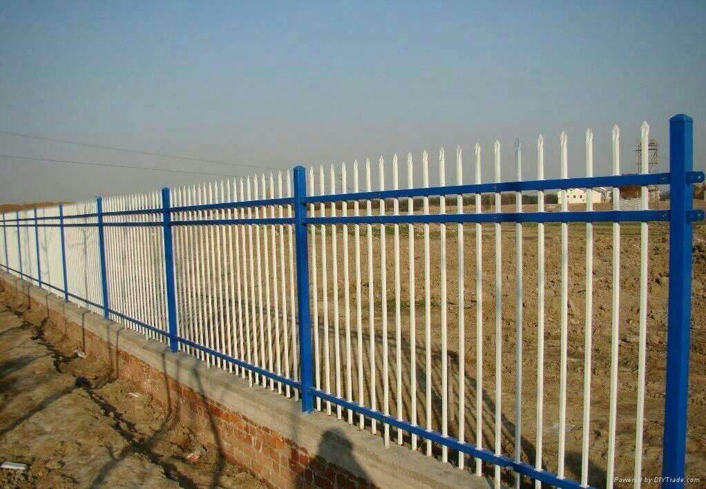 铁艺护栏网、锌钢护栏网、小区围栏