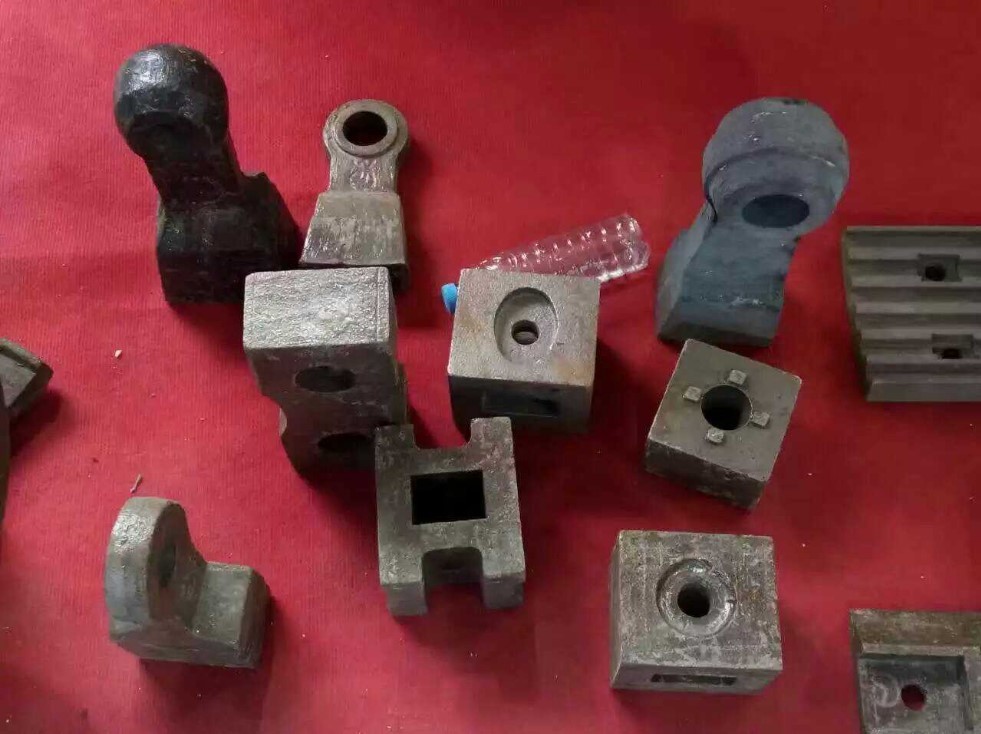 优质立式复合破配件 矿山破碎机各种配件厂家批发 高效耐磨锤头
