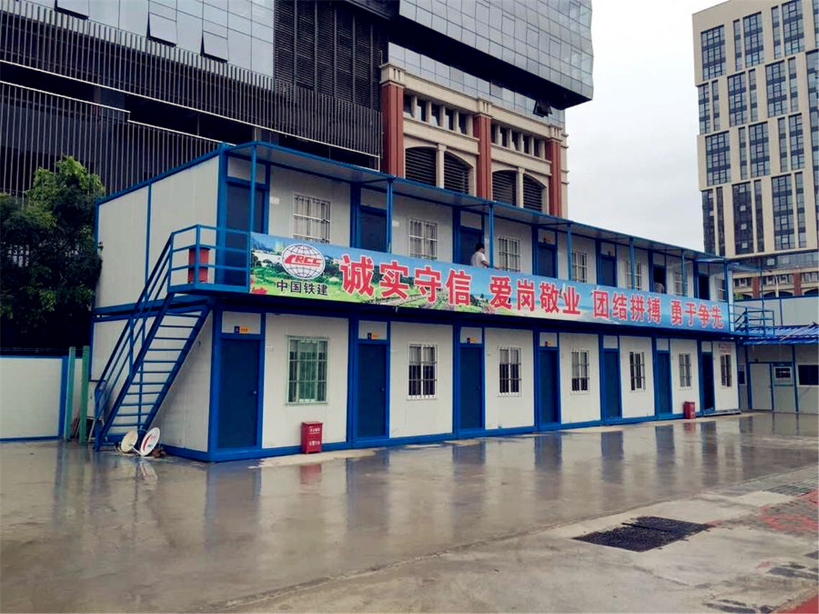 北京昌平附近住人集装箱活动房 移动板房 彩钢板房