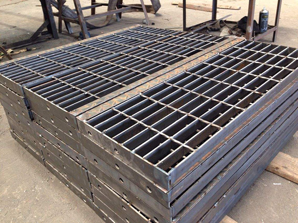 上海热镀锌T3型踏步板 钢结构平台楼梯踏步板 提炼厂格栅板厂