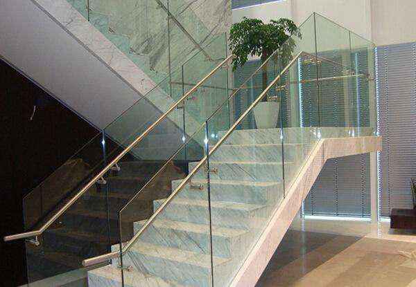 福建楼梯玻璃栏杆|楼梯玻璃栏杆厂家制作