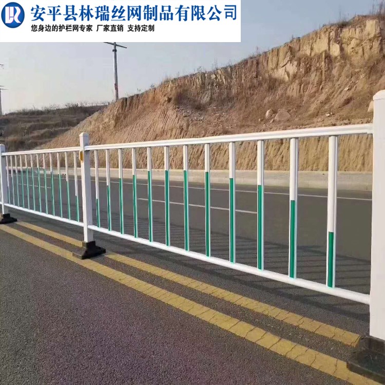 厂家定做锌钢护栏网 阳台围栏 高速公路围栏