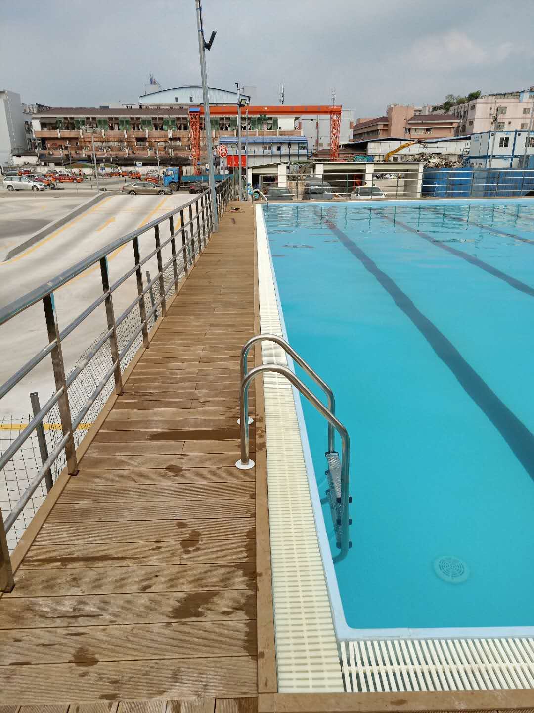 建造一个完整的拆装式钢结构游泳池预算报价