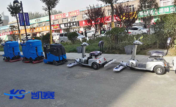 郑州凯赛商场用电动尘推车以及驾驶式洗地机