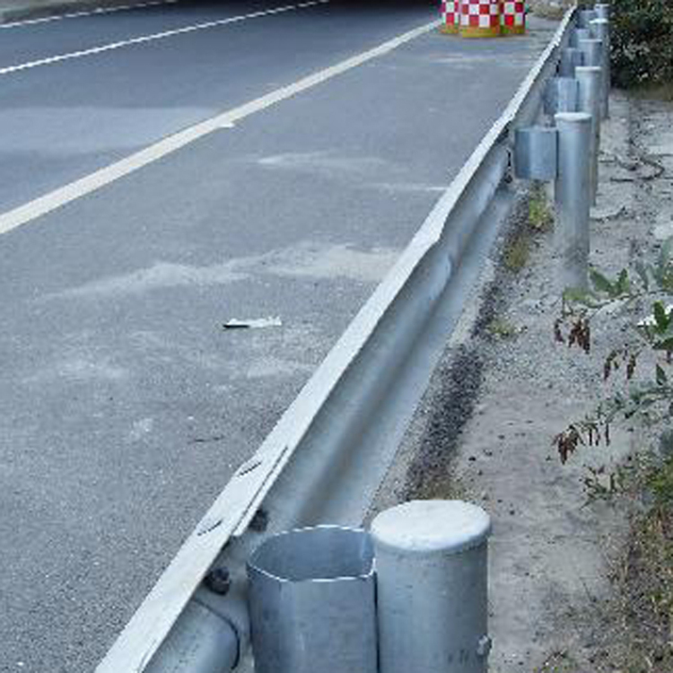 贵州格拉瑞斯护栏板厂家乡村公路护栏村村通组组通公路防撞栏波形护栏板