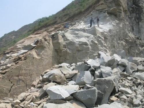 矿山采石场岩石开采劈裂机开山裂石机