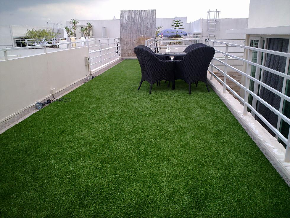 厂家批发绿色环保人造草坪花园屋顶围挡幼儿园足球场人造草坪