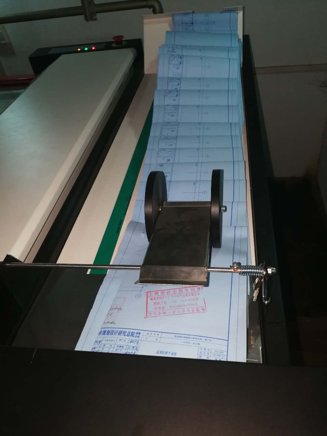 郑州西大学科技园图文快印、工程蓝图、红章蓝图打印、机器叠图装订、工程彩图打印扫描归档