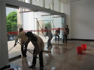 南京建邺区奥体单位开荒保洁地毯玻璃清洗家庭日常打扫网上首先