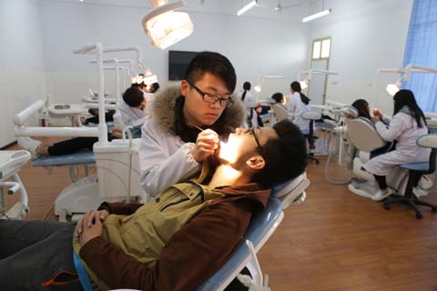 2020年武汉医学院临床口腔医学预科班问答