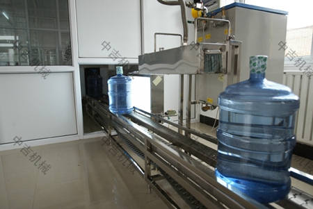 张家港桶装水生产设备 18.9L大桶水生产线 大桶矿泉水灌装机