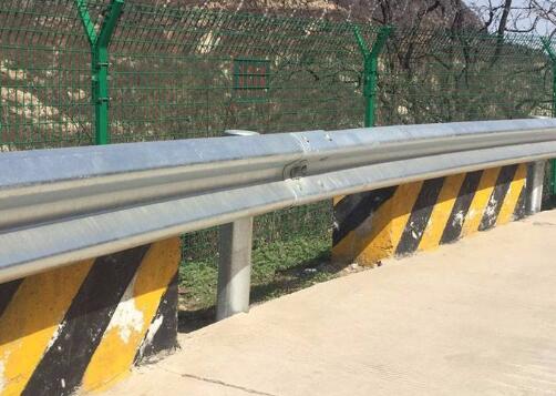 长期现货供应浙江广西高速公路波形护栏板 高速防撞护栏量大从优