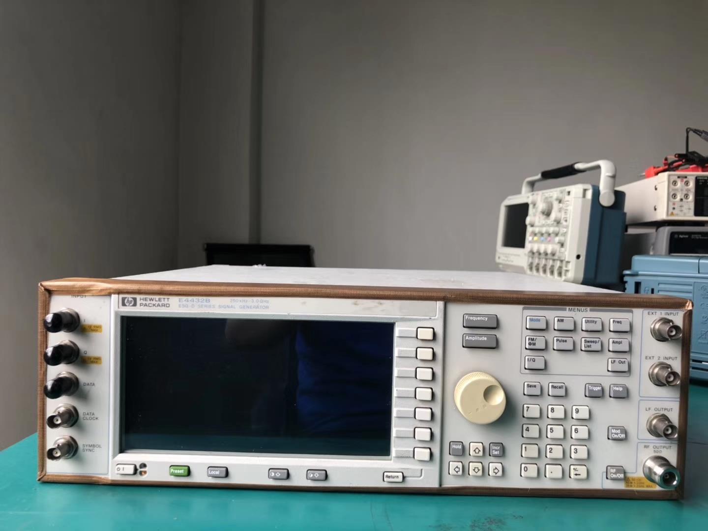 回收二手信号发生器SMU200A 北京现金收购信号发生器Agilent83752A