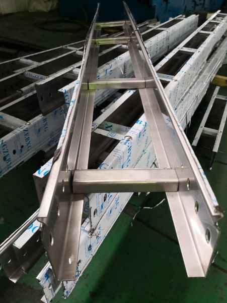 天津不锈钢组装梯式桥架|不锈钢桥架厂家直销