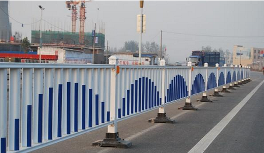 四川涪陵道路护栏工程护栏中心机非人行道护栏常州护栏厂定制