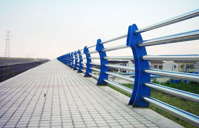 不锈钢304201桥梁护栏景观护栏定制河道中心机非人行道护栏