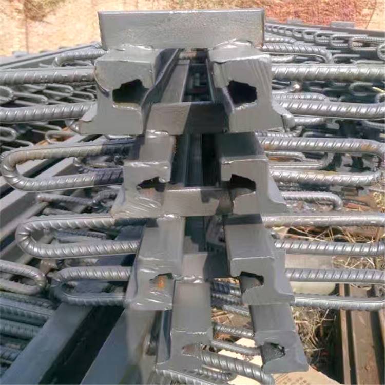 怒江c型公路桥梁伸缩缝批发厂家 GQF-E80型桥梁伸缩缝施工技术