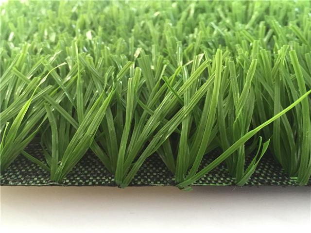 西安足球场人造草坪填充足球场耐磨抗老化质保8年可上门安装