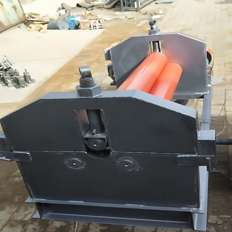 重庆液压不锈钢电动卷板机电动1.6米卷圆机厂家