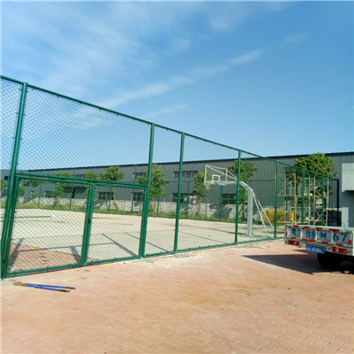 三横梁4米高组装式篮球场护栏网_排球场围网生产厂家