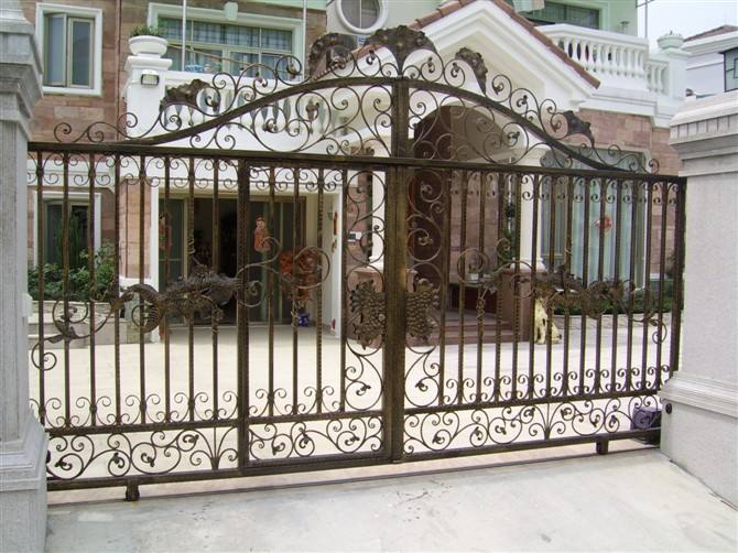 天津和平区别墅铁艺围栏制作，电动铁艺平移门安装免费测量