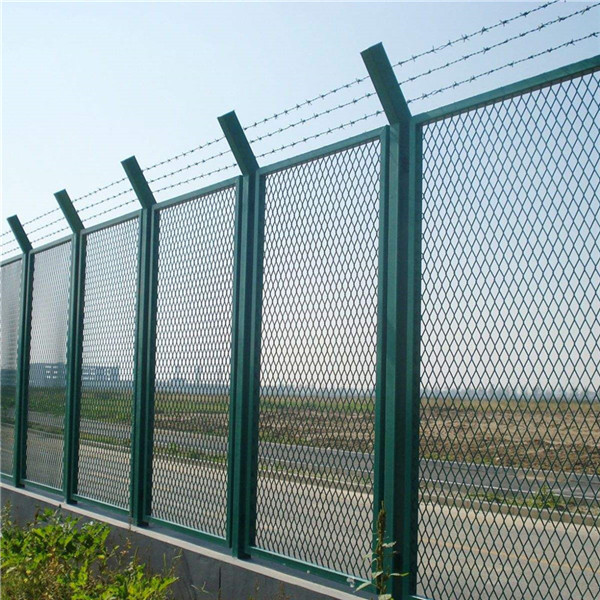公路防护栏_中交铁路防护栅栏价格_高速护栏网片生产厂家