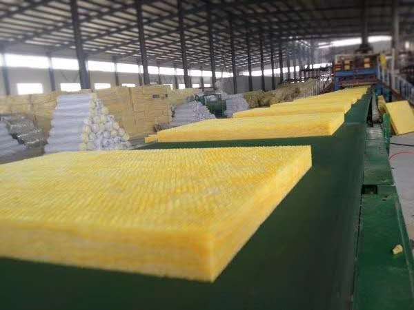 河北金威专业生产养殖大棚离心玻璃棉