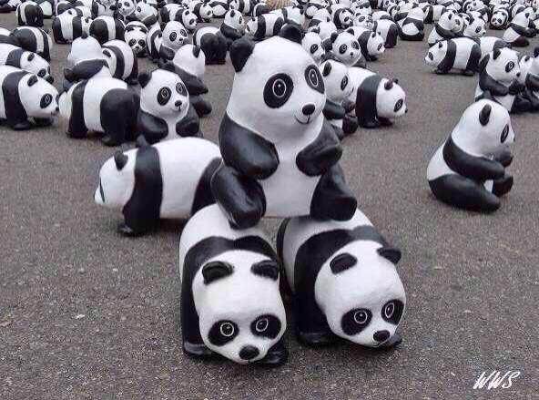卡通熊猫玻璃钢雕塑出售、树脂熊猫模型制作厂家