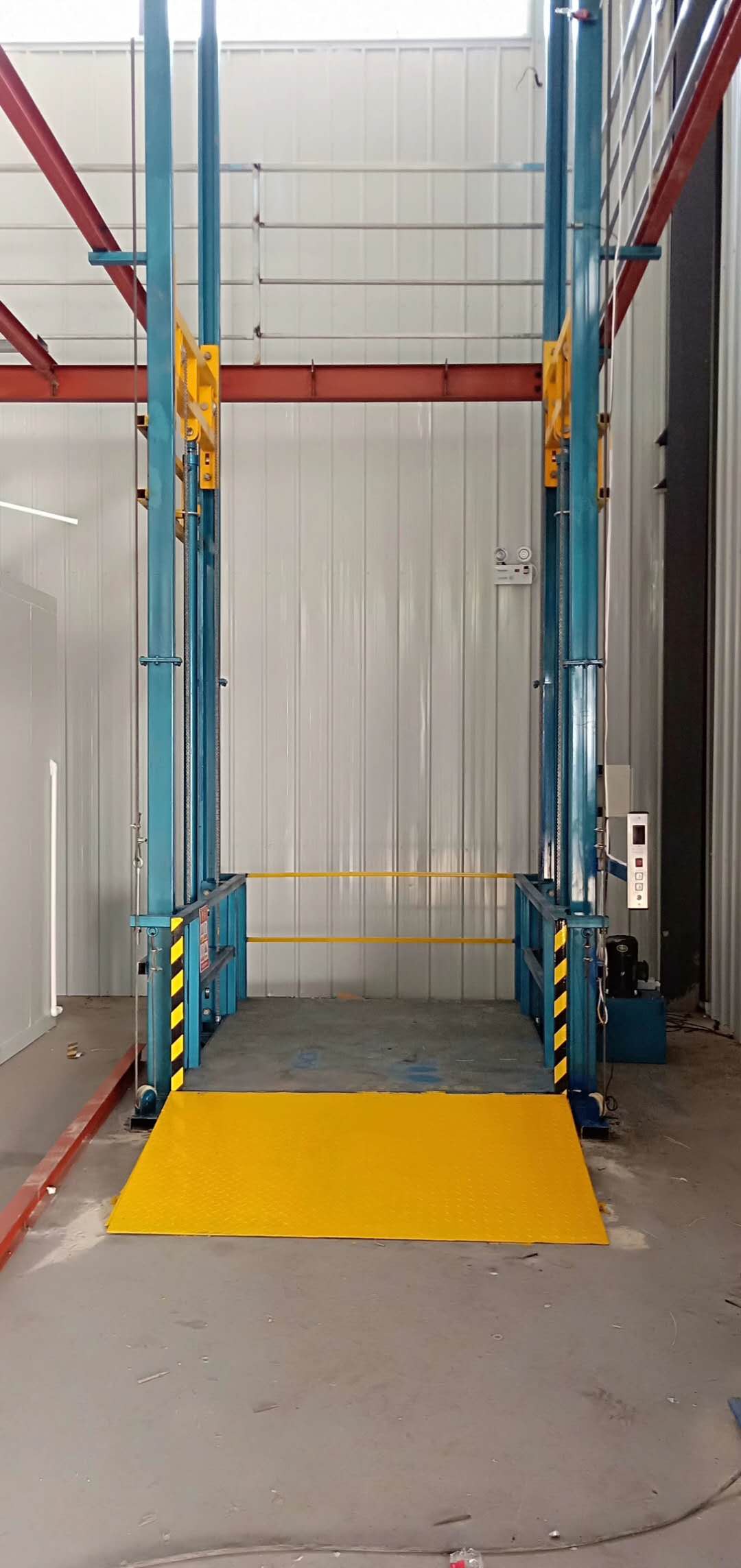 长沙工厂室内链式导轨液压升降货梯
