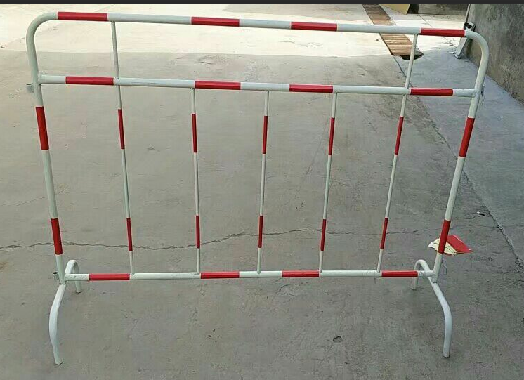 铁质安全围栏 施工隔离防护栏 组合式1.2*1.5米遮拦价格