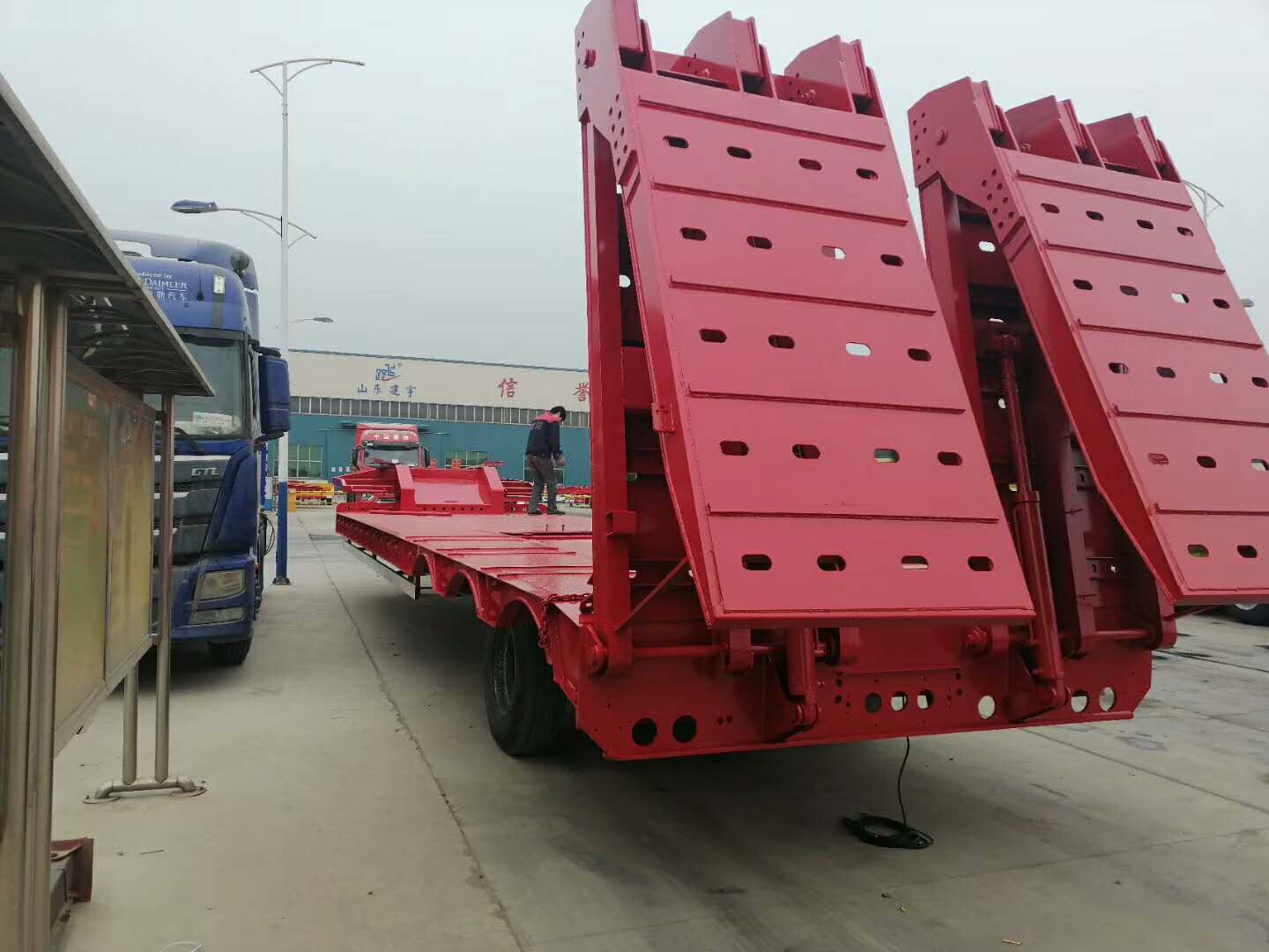 锦州30吨-60吨低平板半挂车价格公告-产品中心