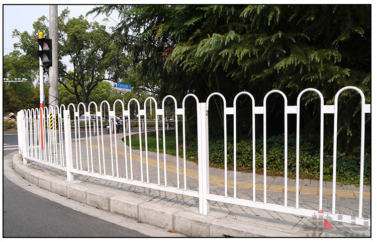 江苏金路护栏厂家生产批发京式道路护栏、**护栏等安全防护护栏