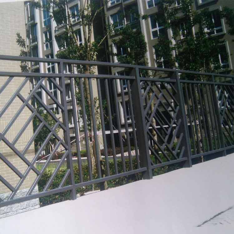 珠海桥梁施工临边防护栏杆 工地基坑护栏安装 黄黑色栅栏
